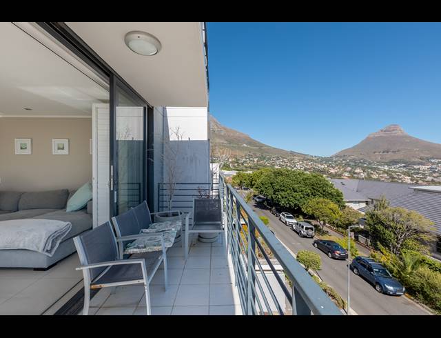 2 BEDROOM APARTMENT FOR SALE IN VREDEHOEK